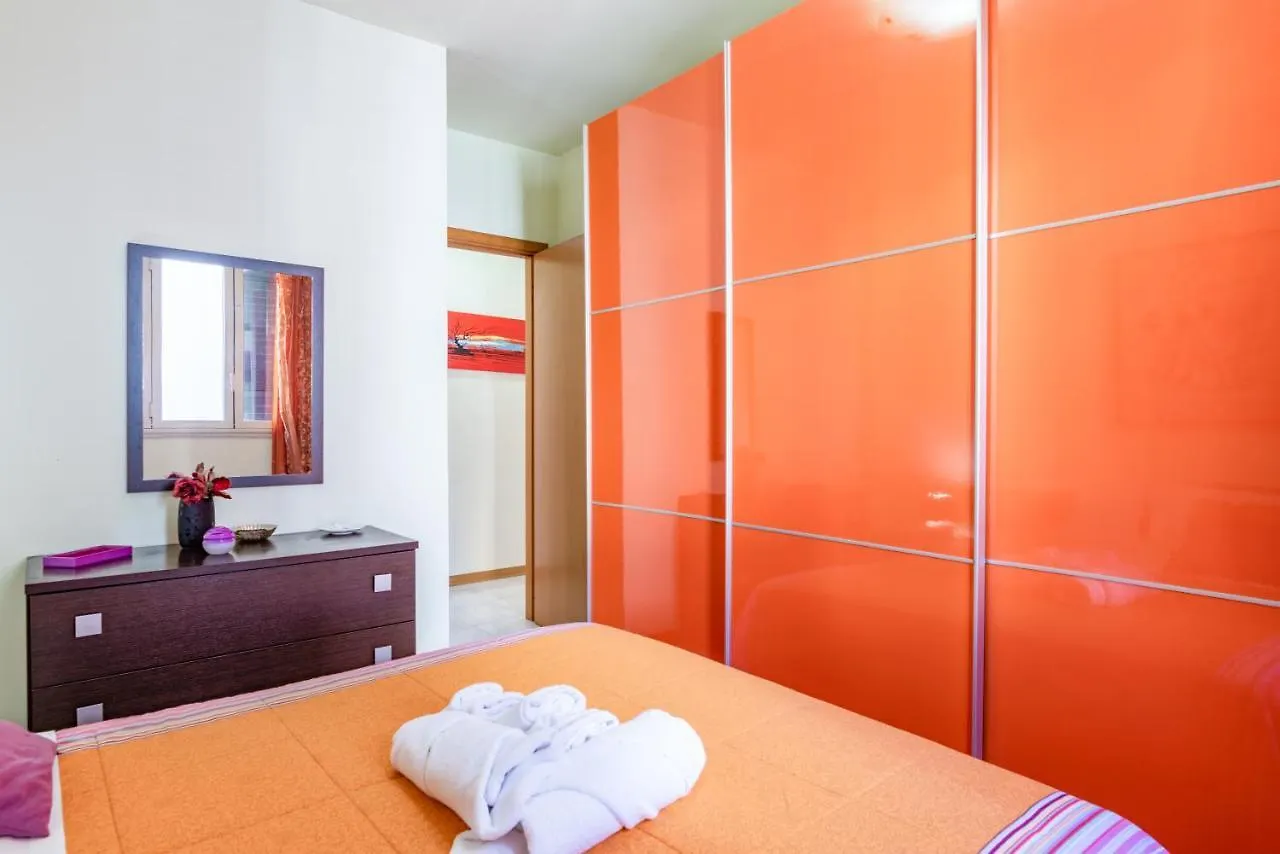 Castello Normanno Modern Sea View Apartment 阿齐·卡斯特罗 意大利